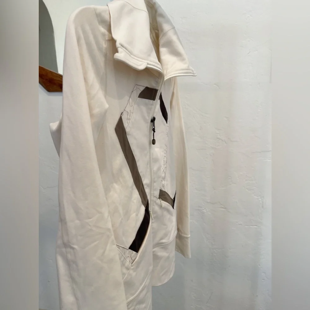 Lululemon cream stride jacket size 4 - Picture 8 of 15